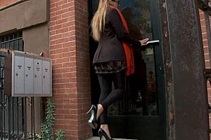 老妇高潮喷到猛进猛出